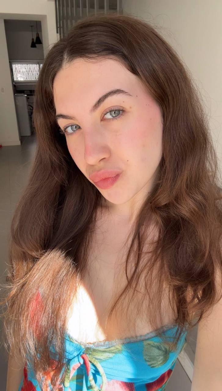 Nude girl Amber in Ho Chi Minh