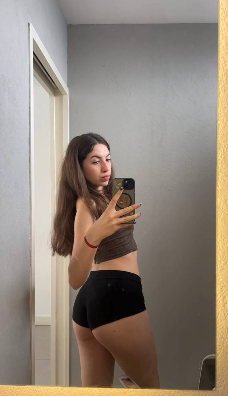 Amber in her underwear in Ho Chi Minh