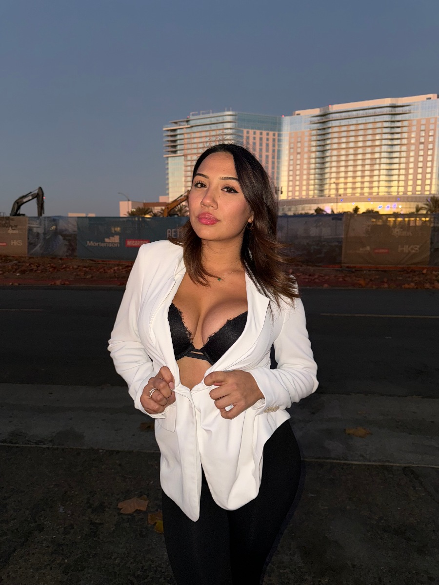 Take a pause and enjoy Ali Cruz — streaming from Ho Chi Minh