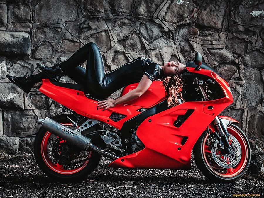 Beautiful girl Beautiful girls and motorcycles in Ho Chi Minh