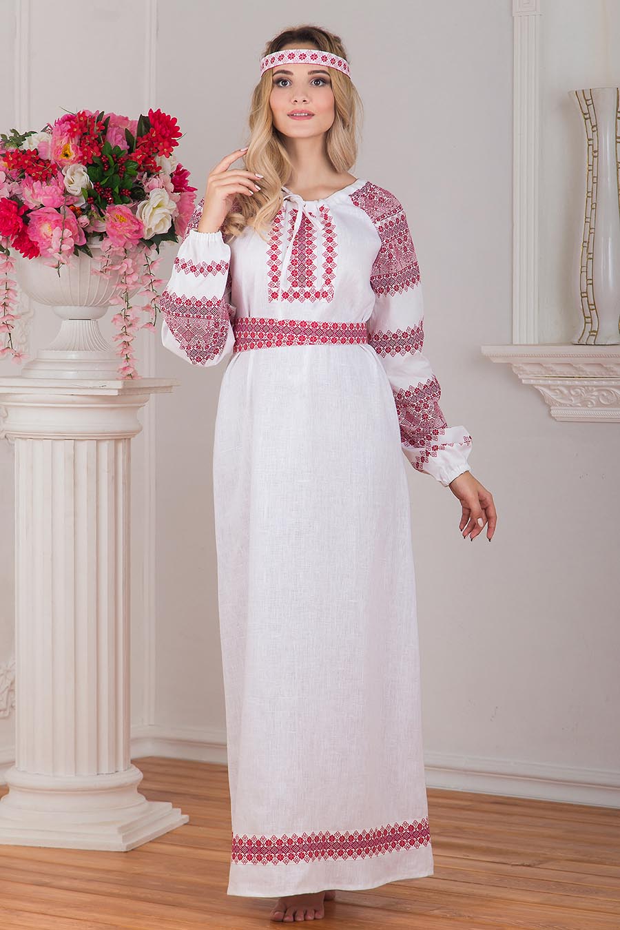 A playful frame from Women in Slavic costumes — online in Ho Chi Minh