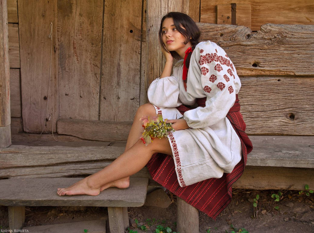Fresh photos, fresh mood — Women in Slavic costumes online in Ho Chi Minh