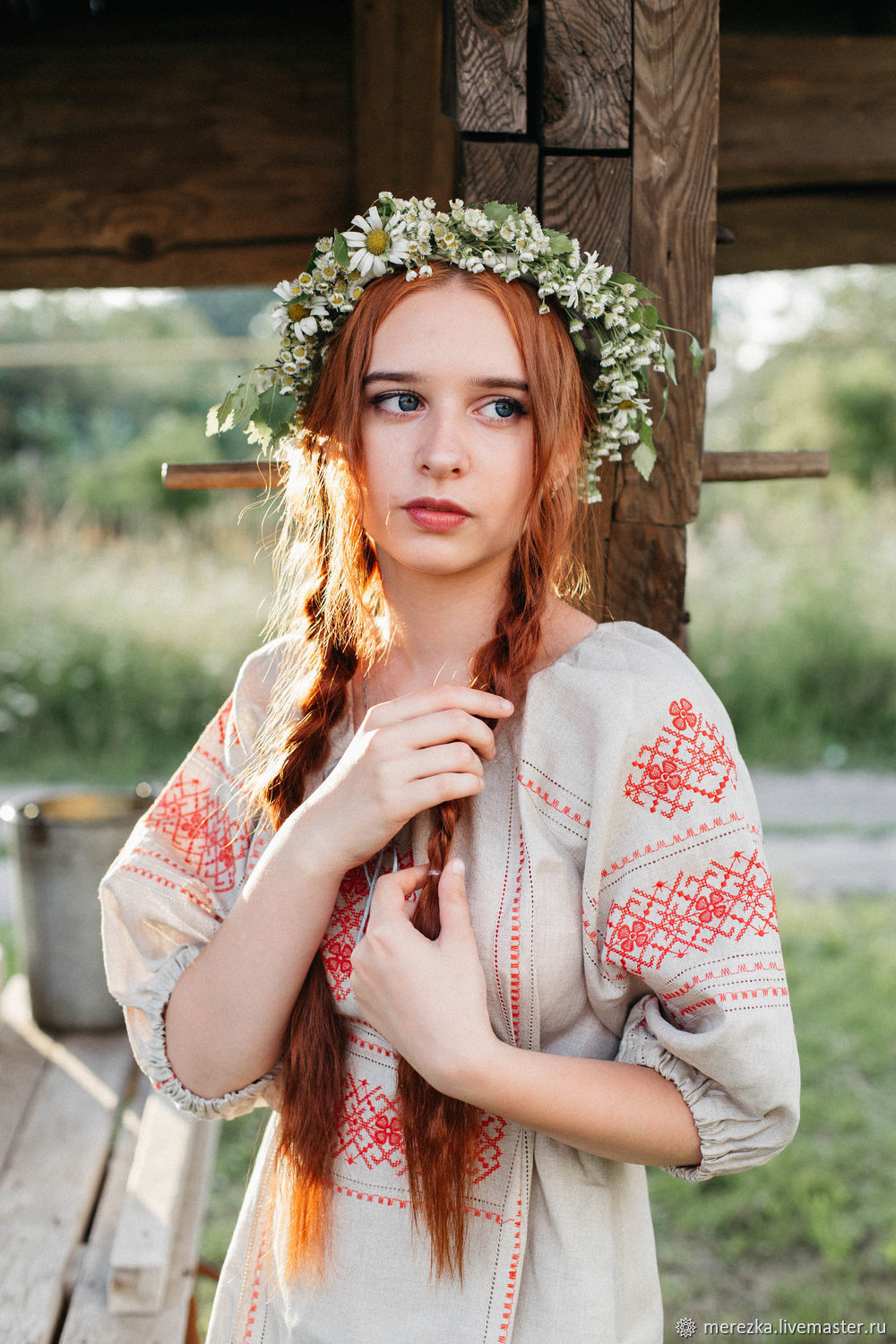 A playful frame from Girls in Slavic costumes — online in Ho Chi Minh