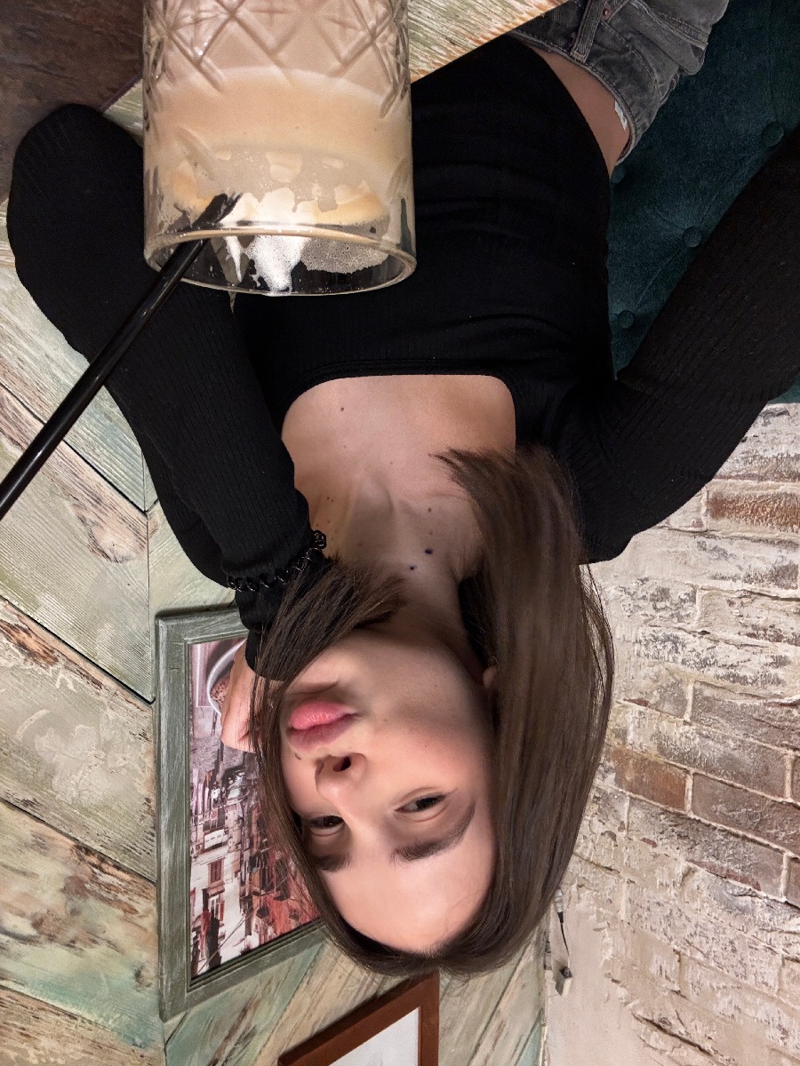 Fresh photos, fresh mood — Tina online in Ho Chi Minh